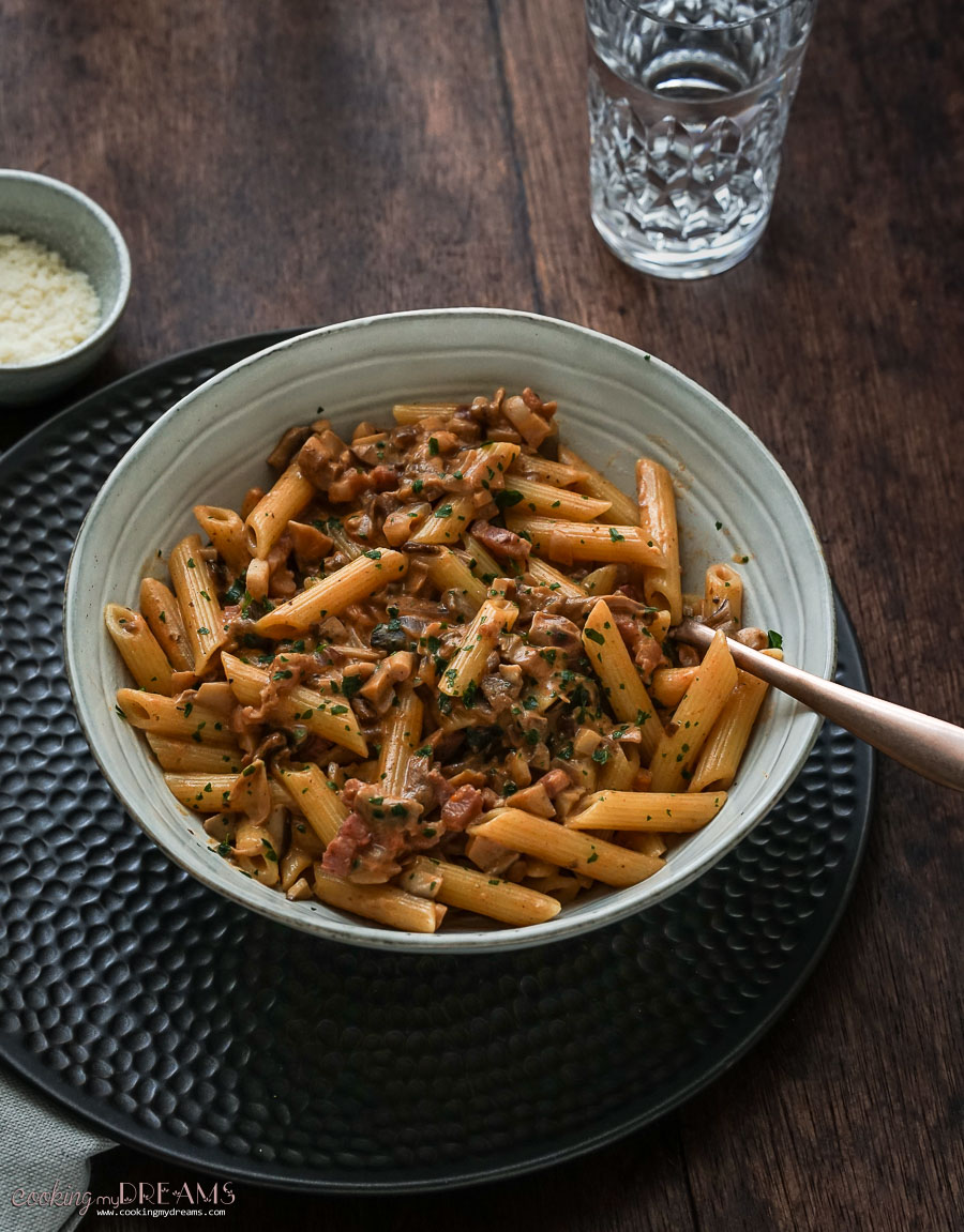 Penne Alla Boscaiola (Mushroom And Bacon Pasta) - Cooking My Dreams