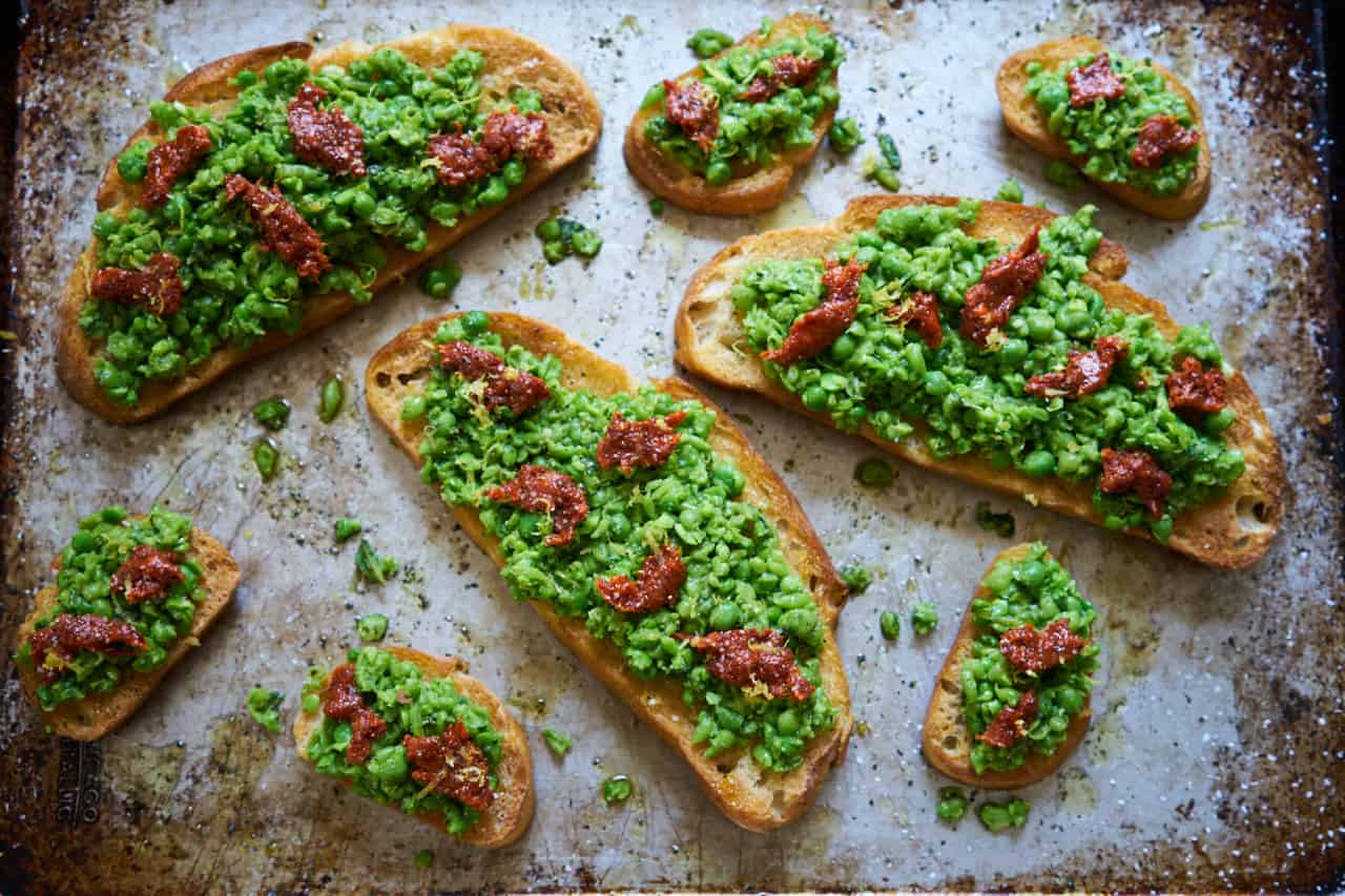 pea and mint crostini